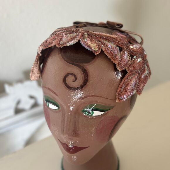 Norman Durand Original 1950s Iridescent Sequin Leaf Hat with Velvet Bow Detail - Picture 1 of 4